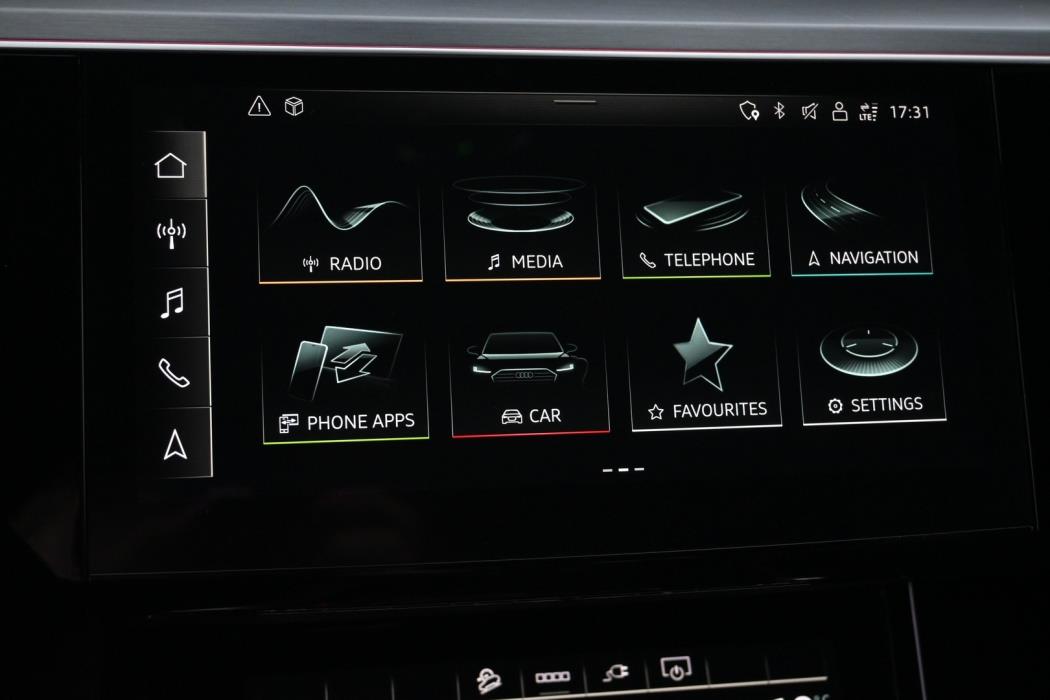 AUDI e-tron 2023