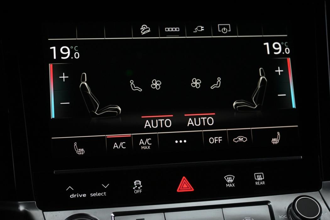 AUDI e-tron 2023