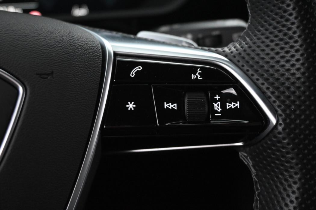 AUDI e-tron 2023
