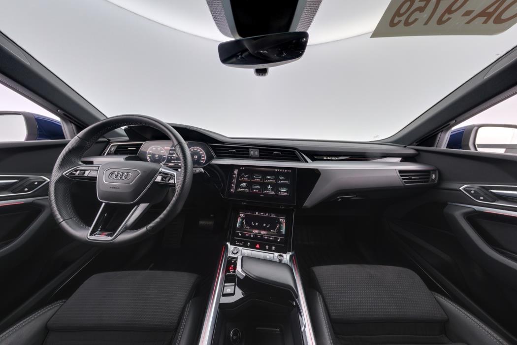 AUDI e-tron 2023