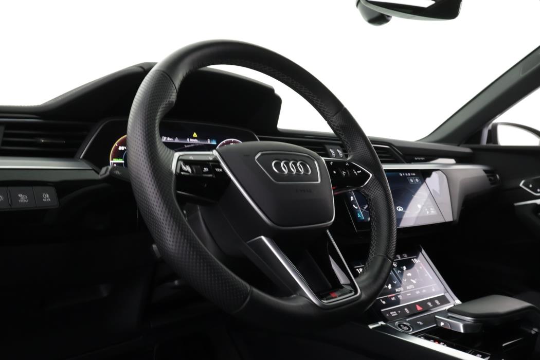 MERCEDES-BENZ EQC 2021