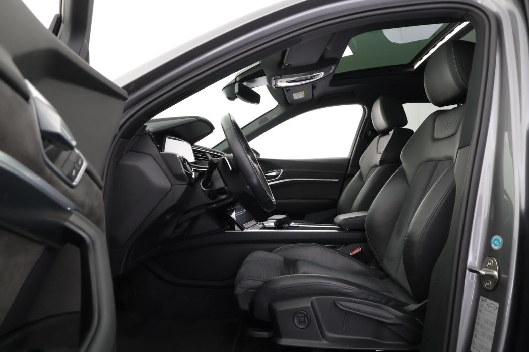MERCEDES-BENZ EQC 2021