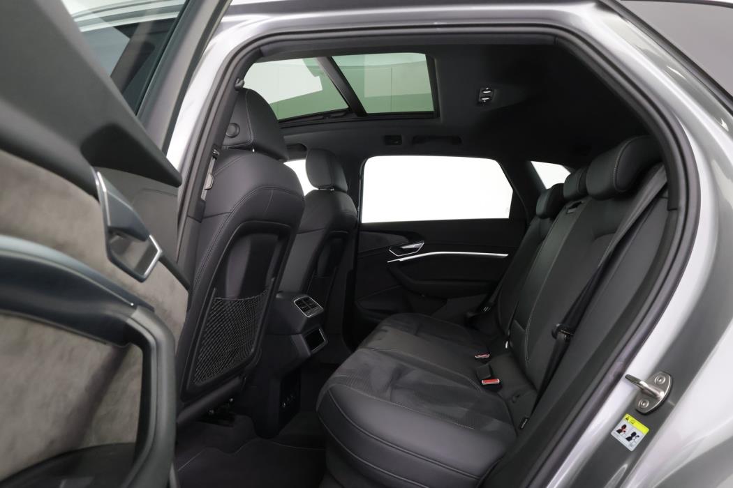 MERCEDES-BENZ EQC 2021