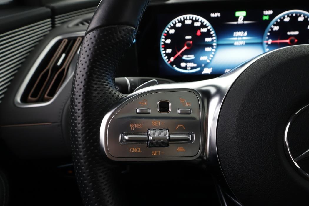 MERCEDES-BENZ EQC 2021