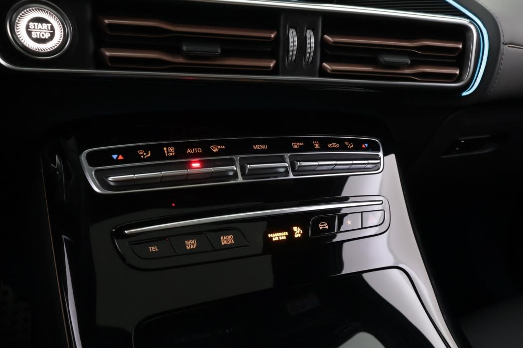MERCEDES-BENZ EQC 2021