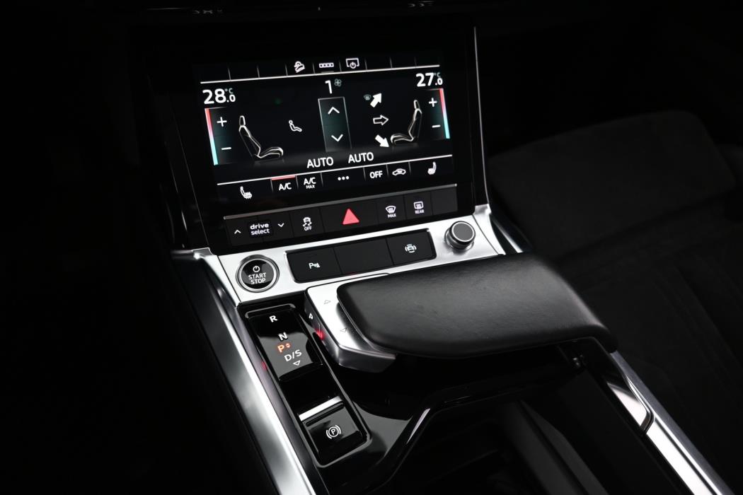 AUDI e-tron 2021