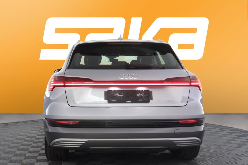 AUDI e-tron 2021