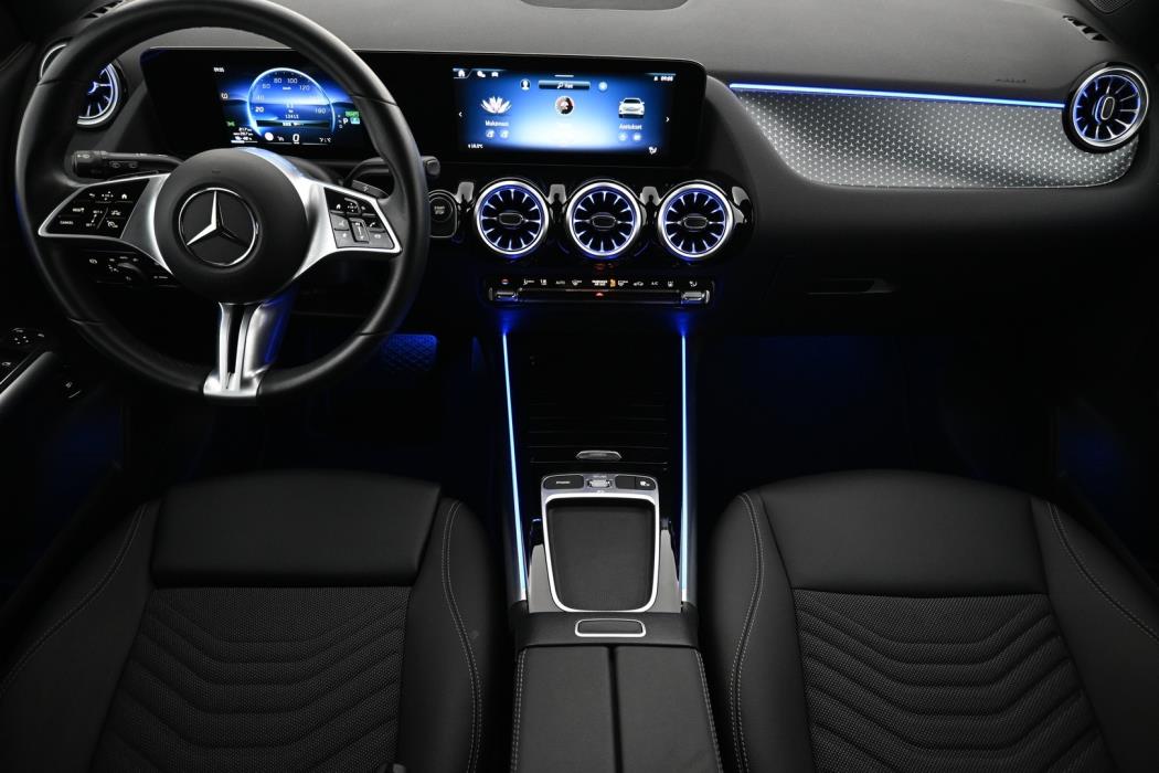 MERCEDES-BENZ EQA 2025