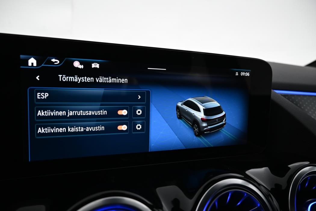 MERCEDES-BENZ EQA 2025