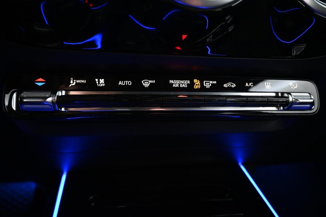 MERCEDES-BENZ EQA 2025