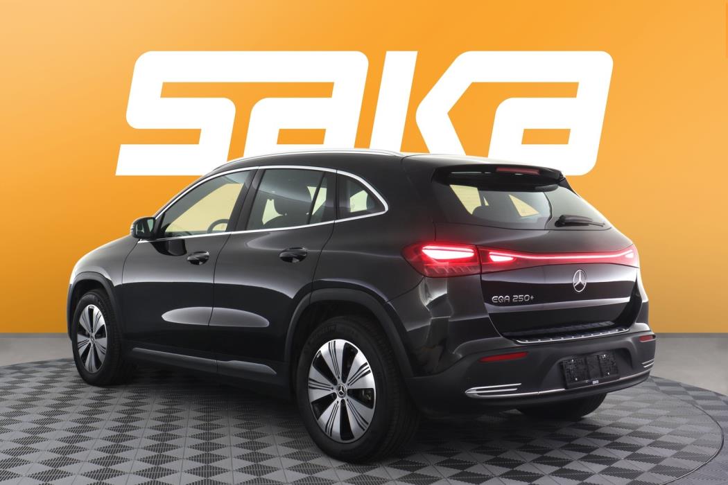 MERCEDES-BENZ EQA 2025