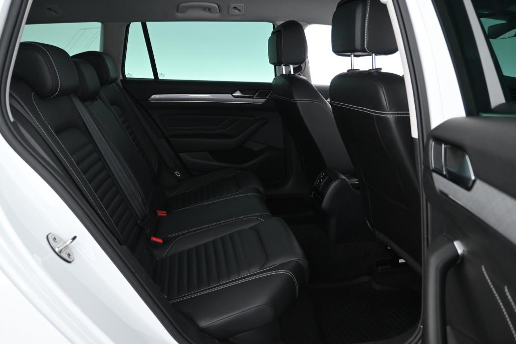 VOLKSWAGEN Passat 2022