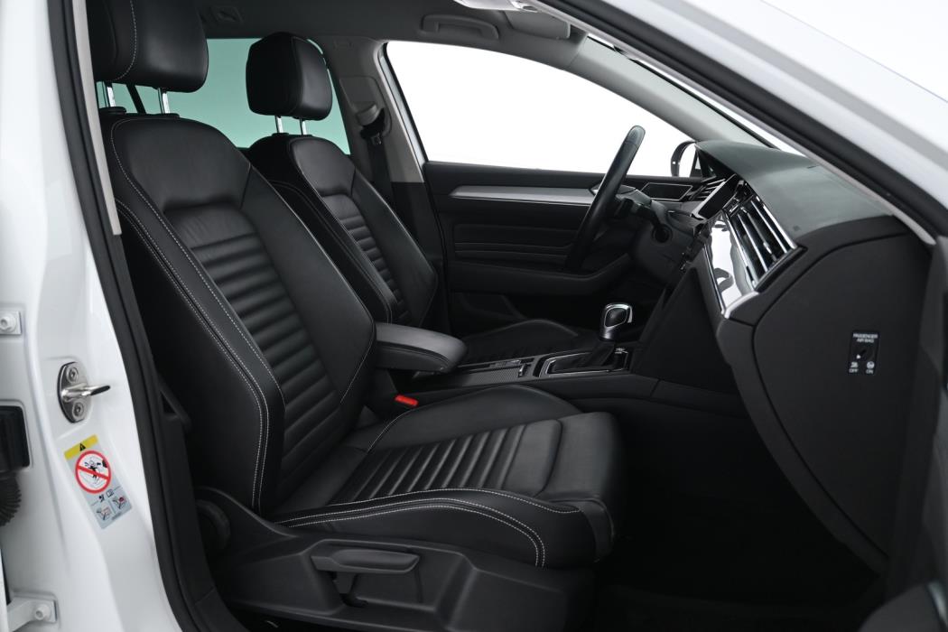 VOLKSWAGEN Passat 2022