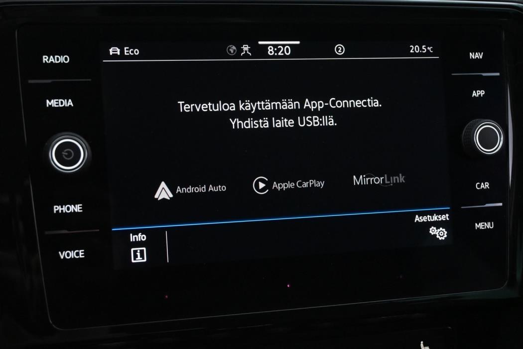 VOLKSWAGEN Passat 2022