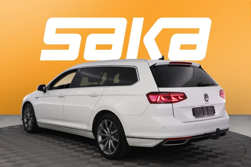 VOLKSWAGEN Passat 2022