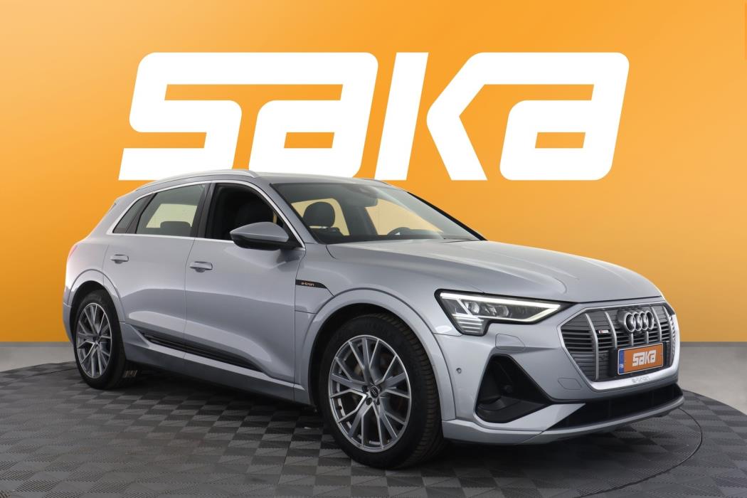 AUDI e-tron 2022