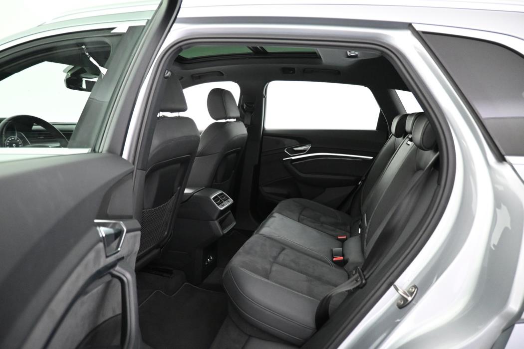 AUDI e-tron 2022