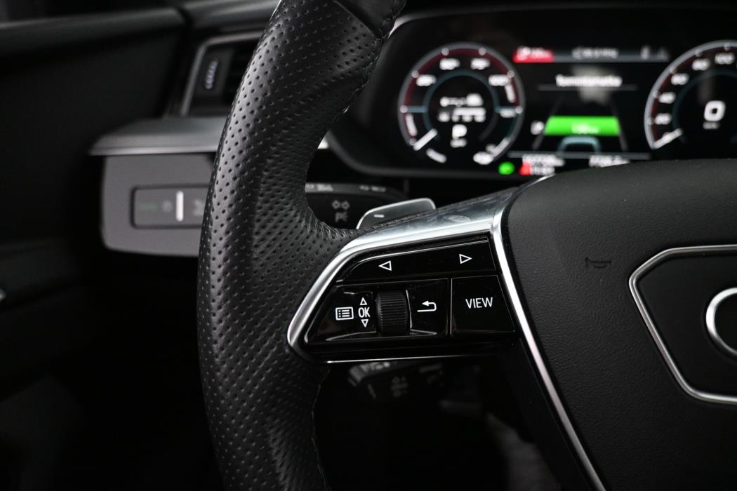 AUDI e-tron 2022
