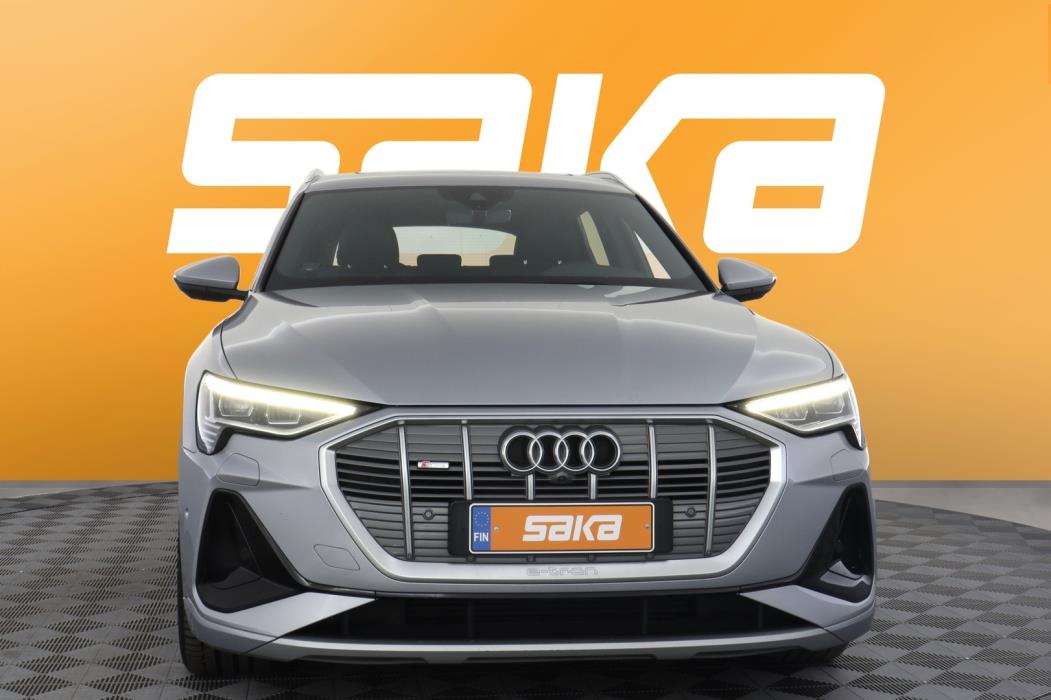 AUDI e-tron 2022