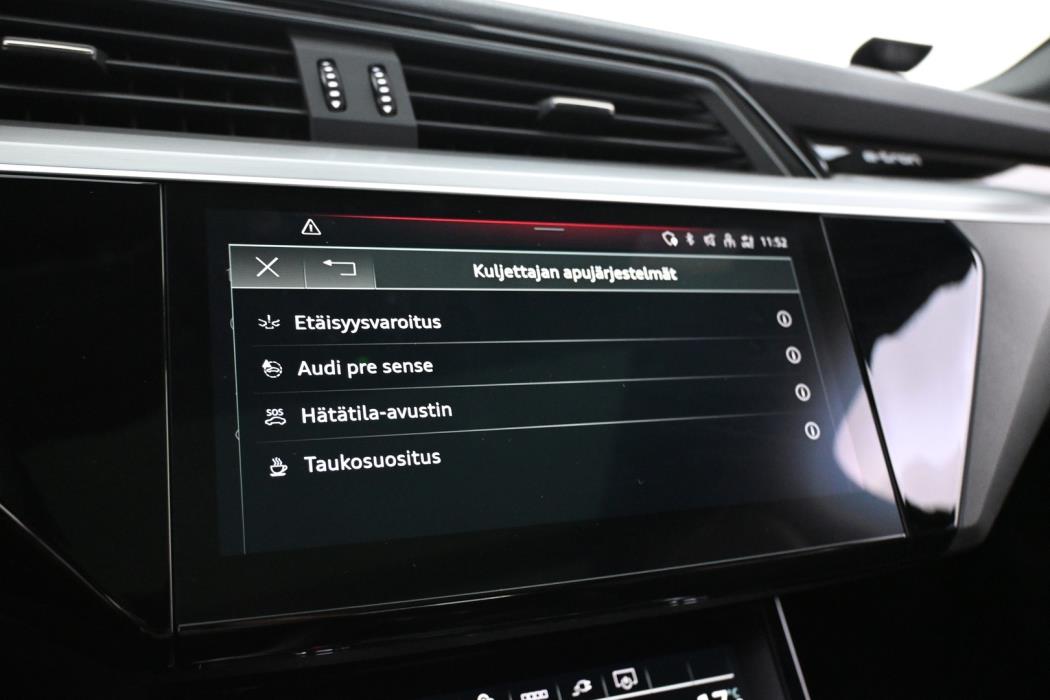 AUDI e-tron 2022