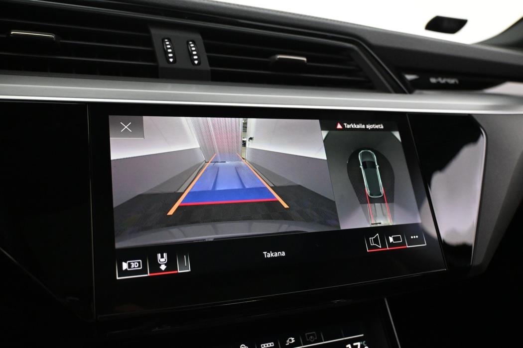 AUDI e-tron 2022