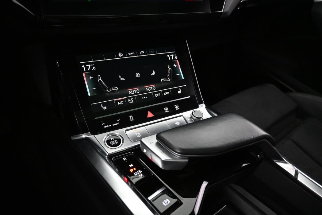 AUDI e-tron 2022