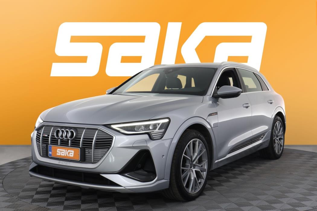 AUDI e-tron 2022