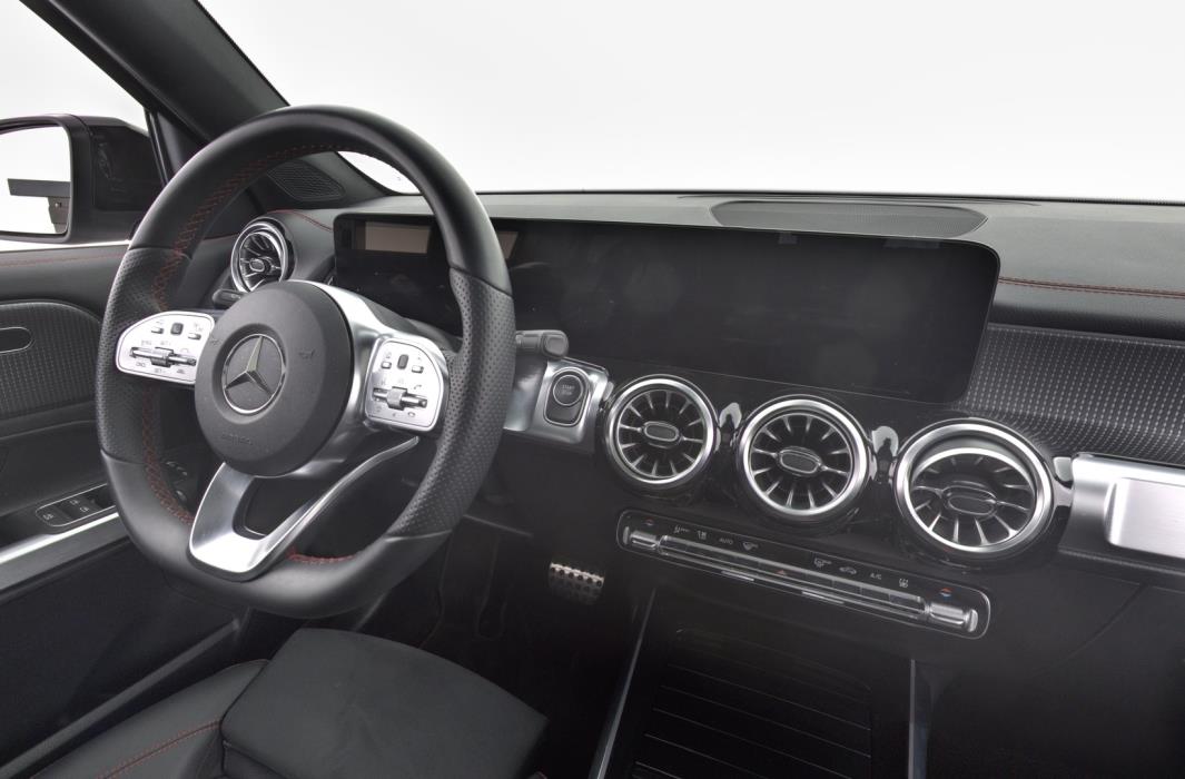 MERCEDES-BENZ EQB 2023