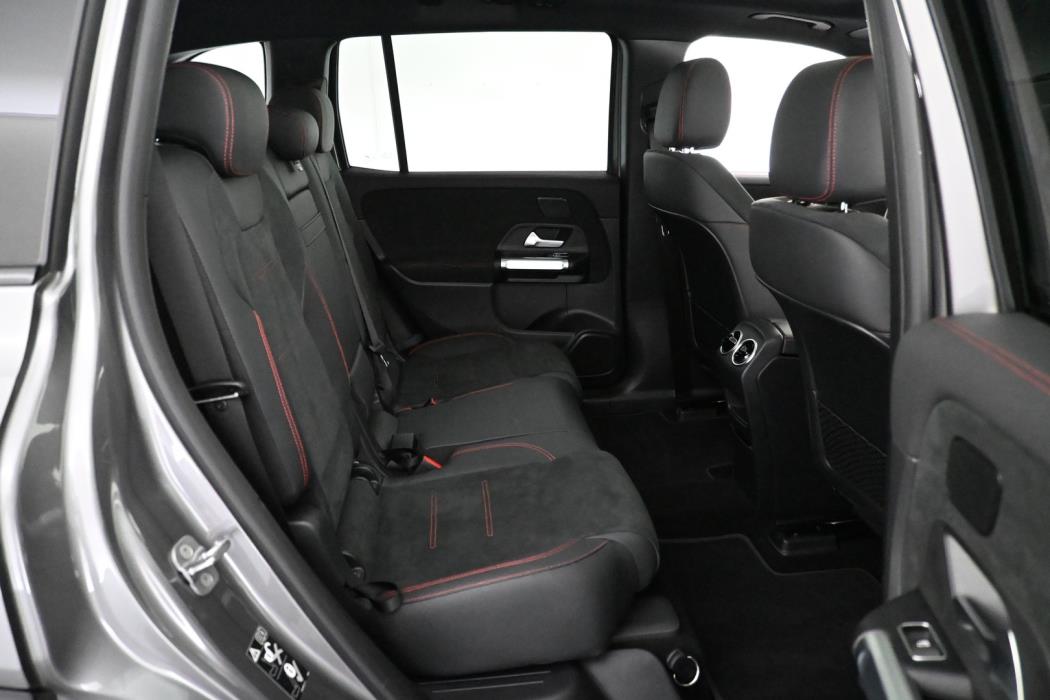 MERCEDES-BENZ EQB 2023