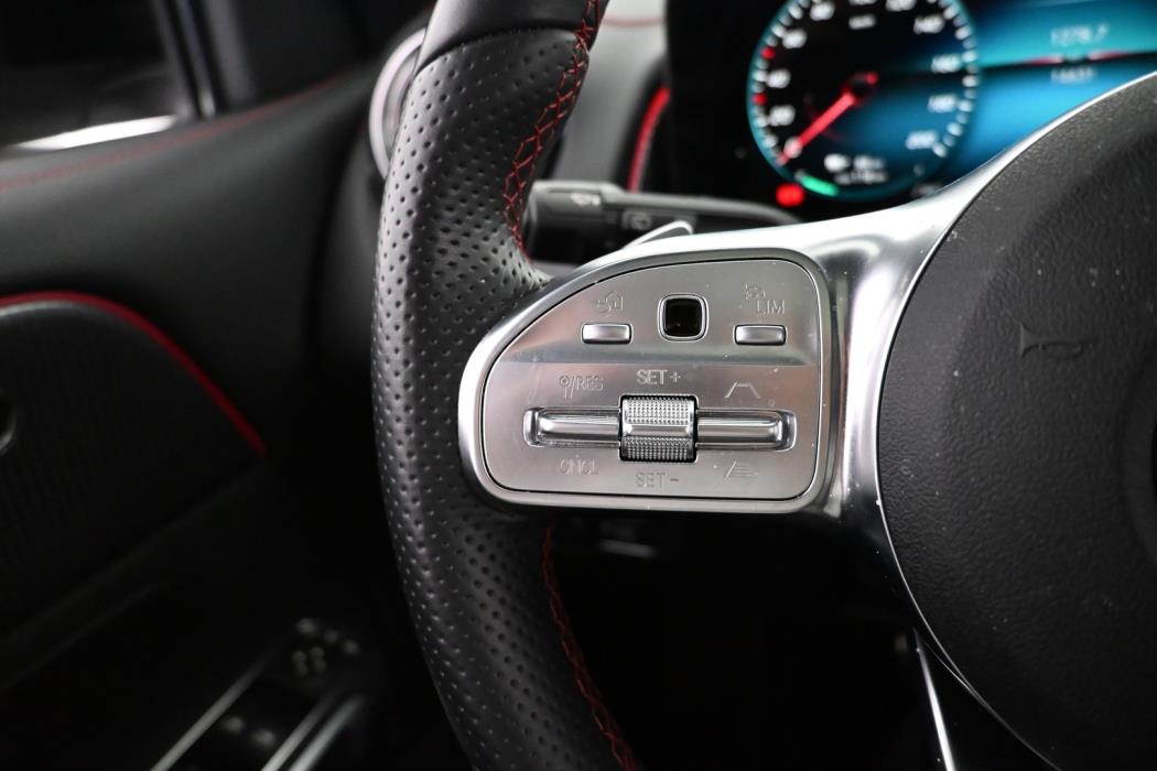 MERCEDES-BENZ EQB 2023