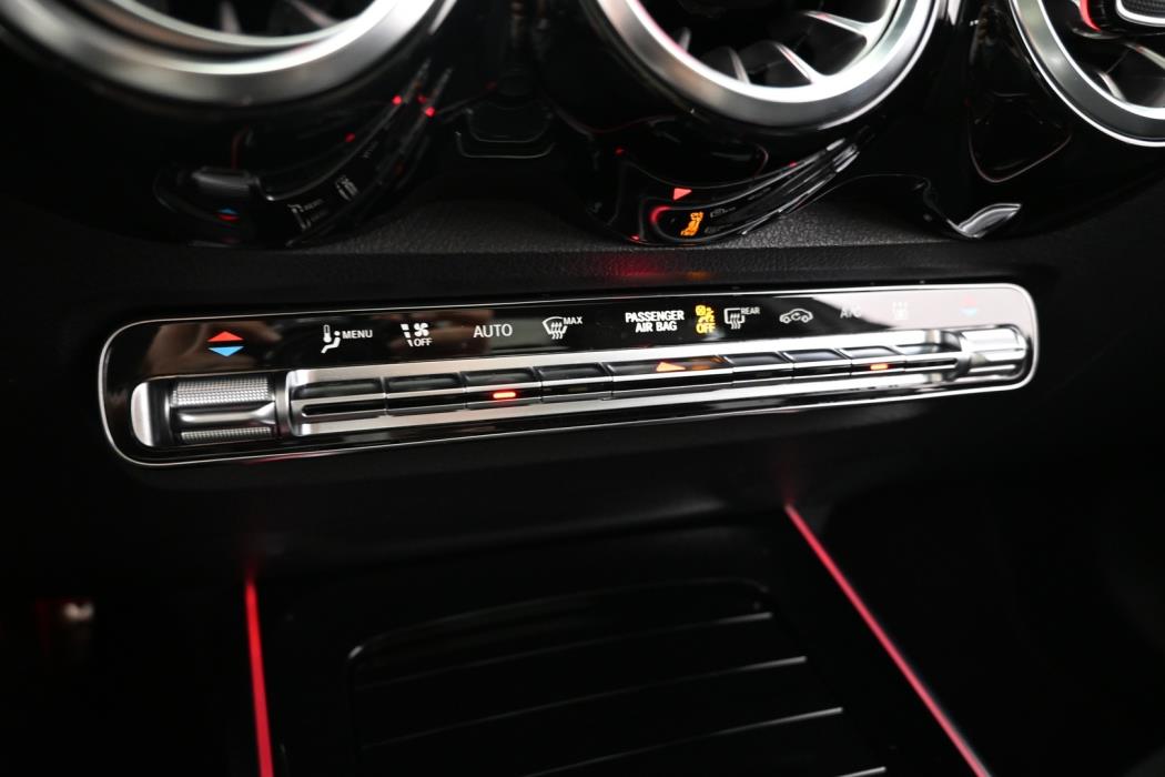 MERCEDES-BENZ EQB 2023