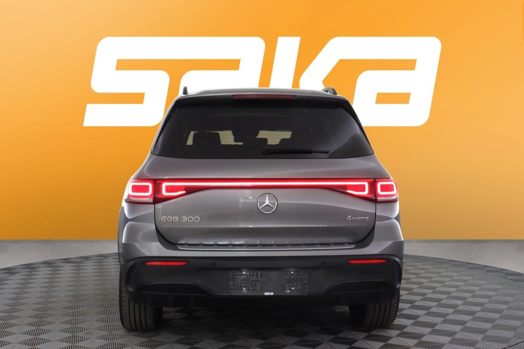 MERCEDES-BENZ EQB 2023