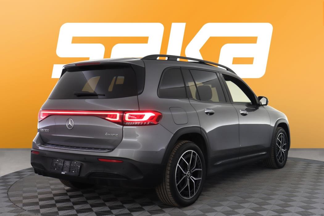 MERCEDES-BENZ EQB 2023