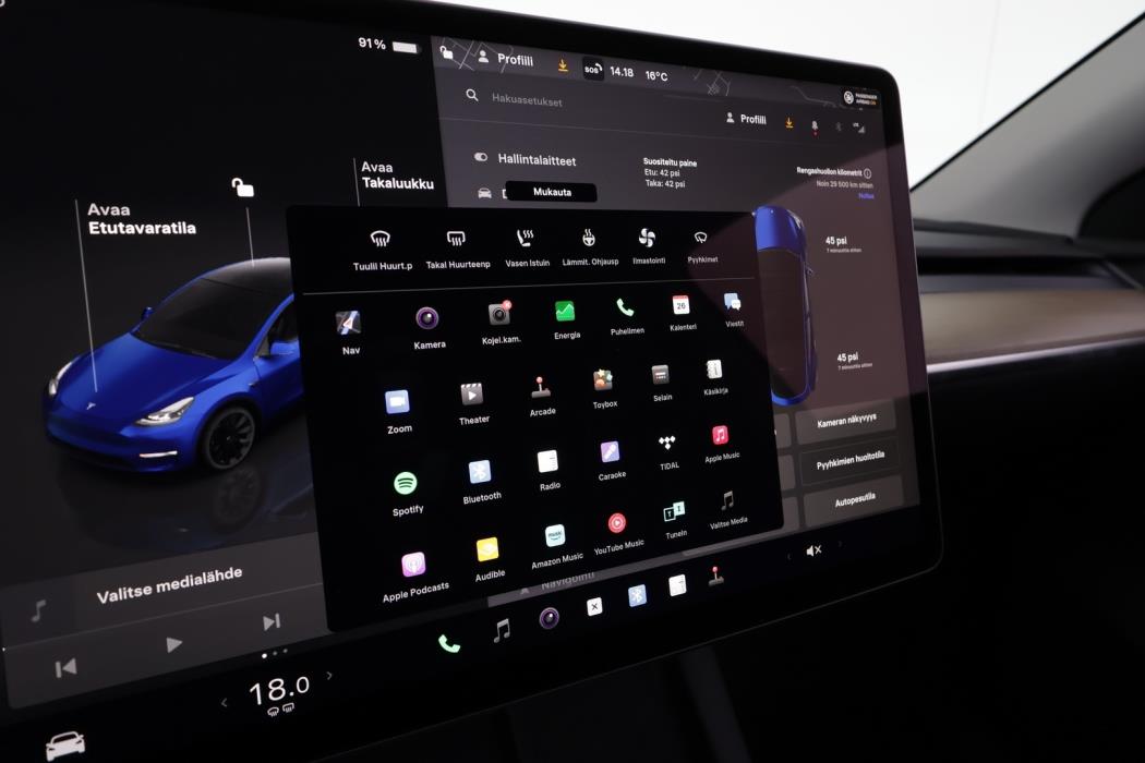 TESLA Model Y 2023