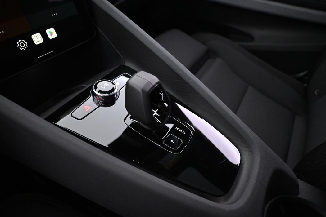 POLESTAR 2 2024