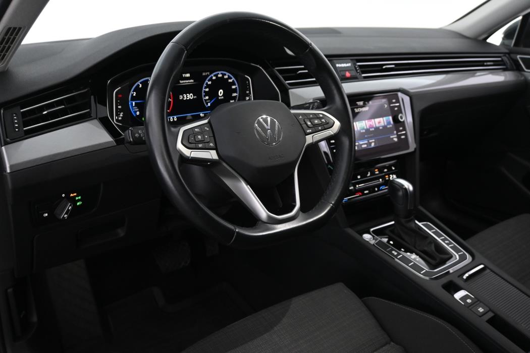 VOLKSWAGEN Passat 2022