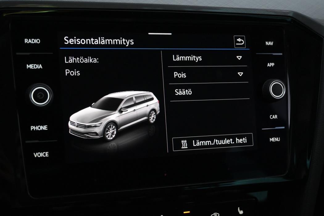 VOLKSWAGEN Passat 2022