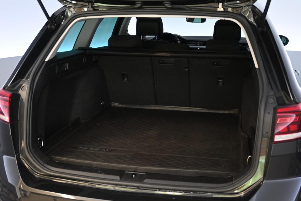 VOLKSWAGEN Passat 2022