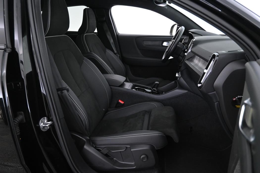 VOLVO C40 2023
