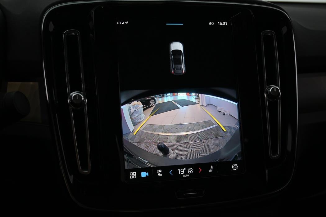 VOLVO C40 2023