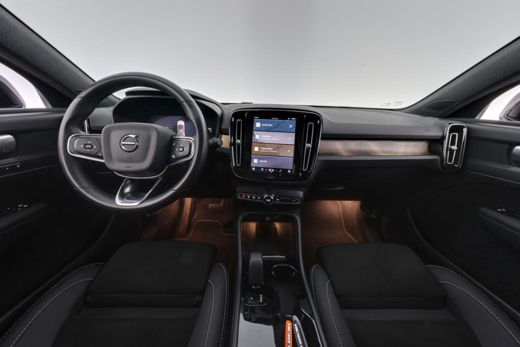 VOLVO C40 2023