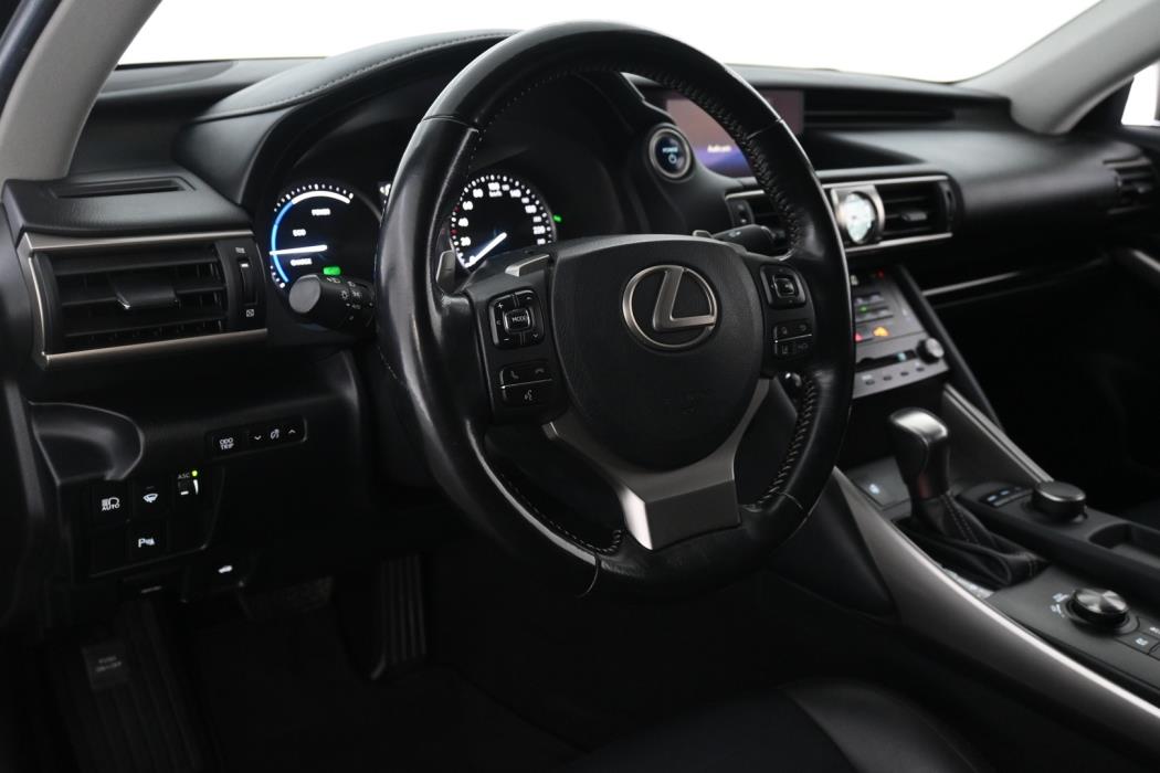 LEXUS IS 2017