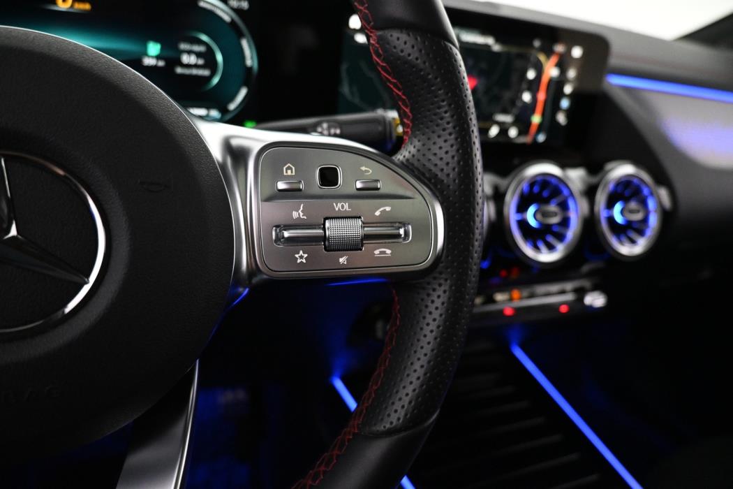 MERCEDES-BENZ EQA 2023