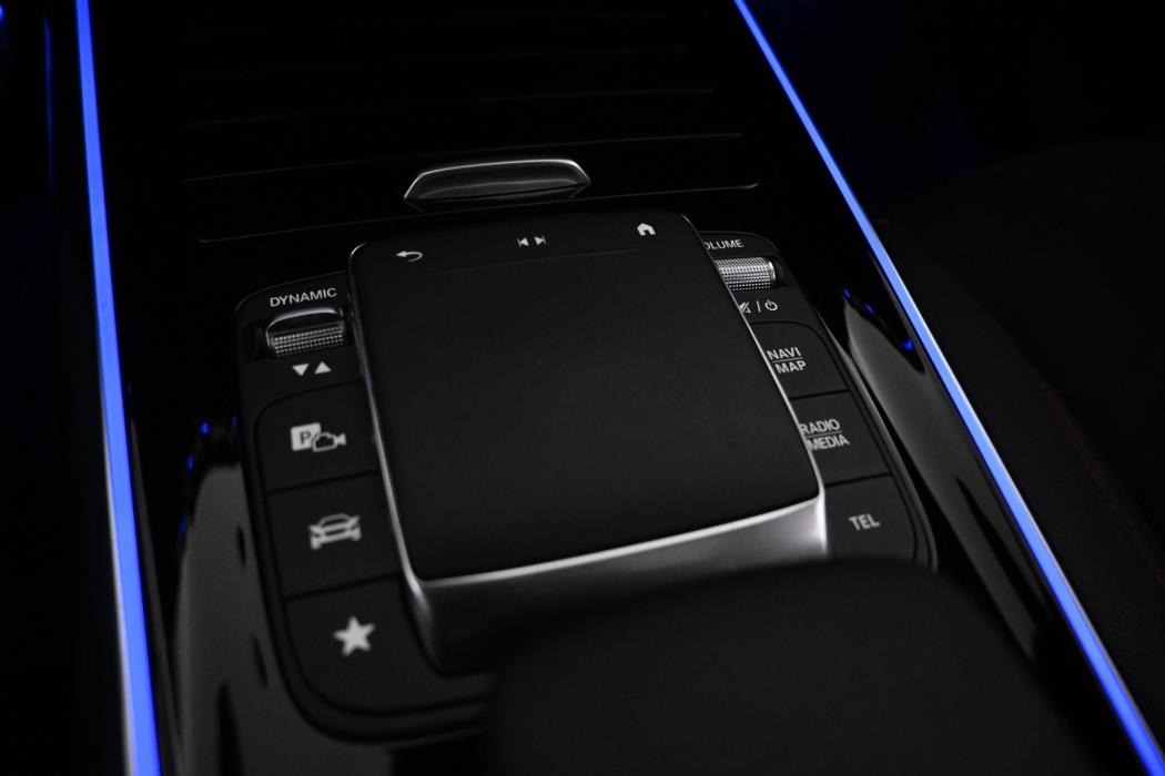 MERCEDES-BENZ EQA 2023