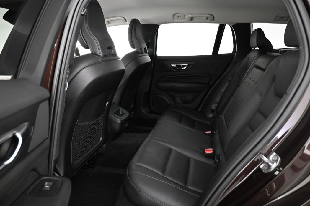 VOLVO V60 2020