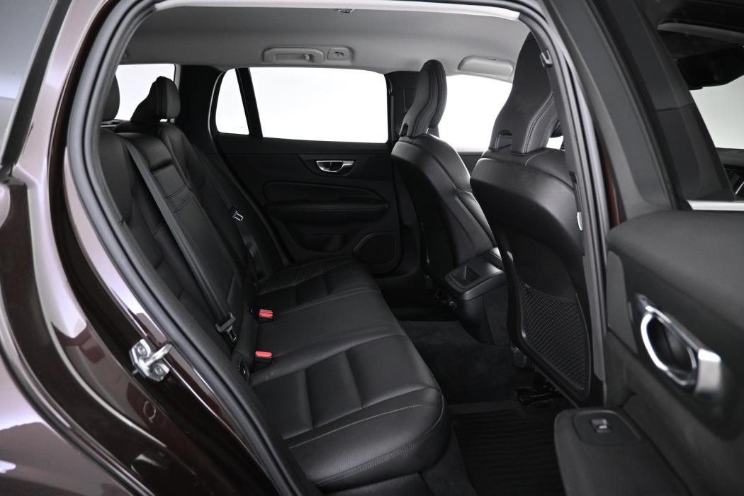 VOLVO V60 2020