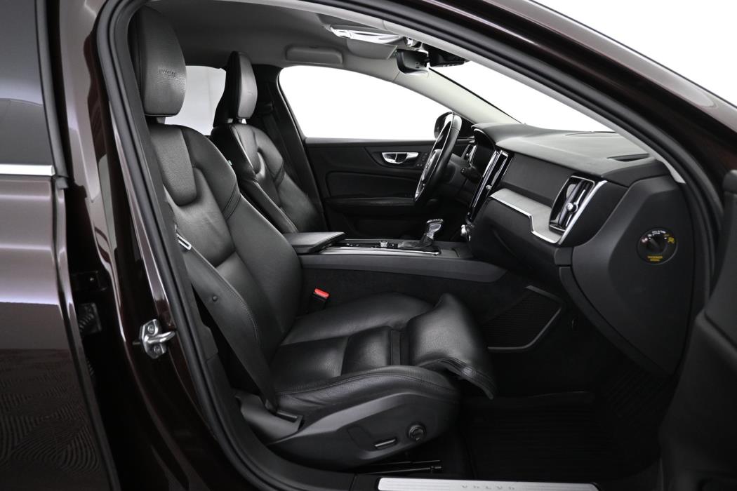 VOLVO V60 2020