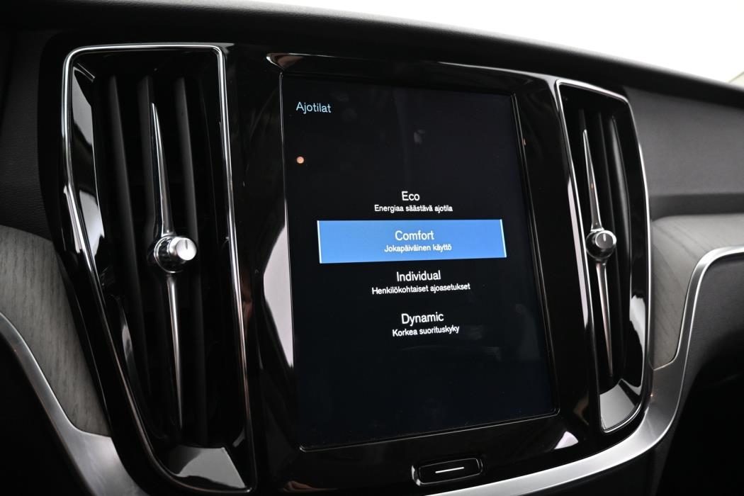 VOLVO V60 2020