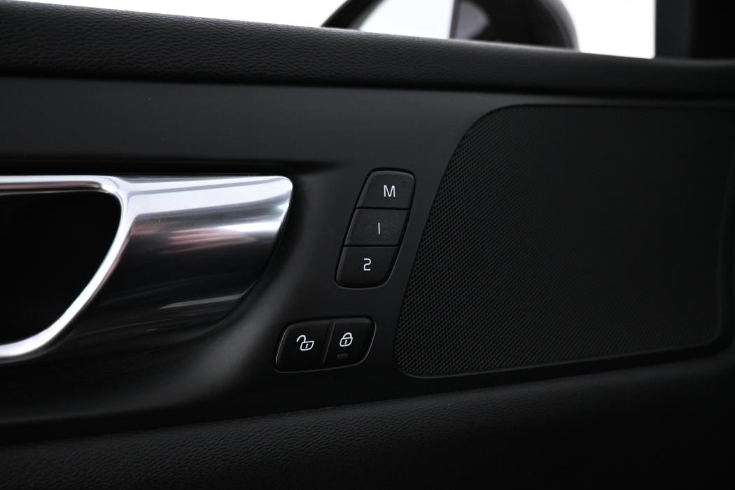 VOLVO V60 2020