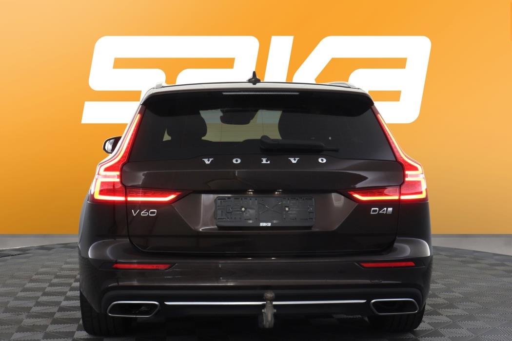 VOLVO V60 2020